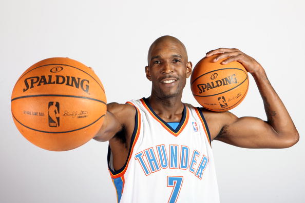 邵佳一会把青岛西海岸的这套5-4-1阵型自由切换...（邵佳一将灵活切换青岛西海岸的5-4-1阵型）