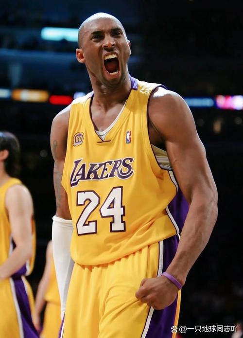 曼城瓜帅巧妙调整击败利物浦（瓜迪奥拉战术微调助曼城力克利物浦）