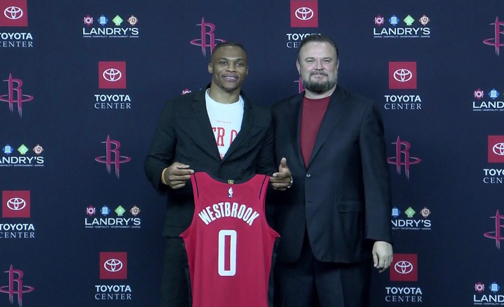 国安刚拿到足协杯冠军！就连夜官宣欧洲名帅到队执教，值得期待（足协杯夺冠后，国安连夜官宣欧洲名帅执掌球队，令人期待）