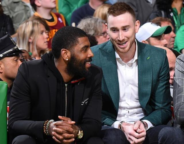 C罗在世界杯踢南美球队0进球0助攻！梅西踢欧洲是6进球6助攻！（世界杯数据对比：C罗对南美0球0助，梅西对欧洲6球6助）