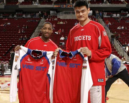 外媒：下赛季欧冠联赛阶段用球将采用白+薄荷绿+紫创新配色（外媒称：下赛季欧冠联赛阶段比赛用球将启用白、薄荷绿与紫全新配色）