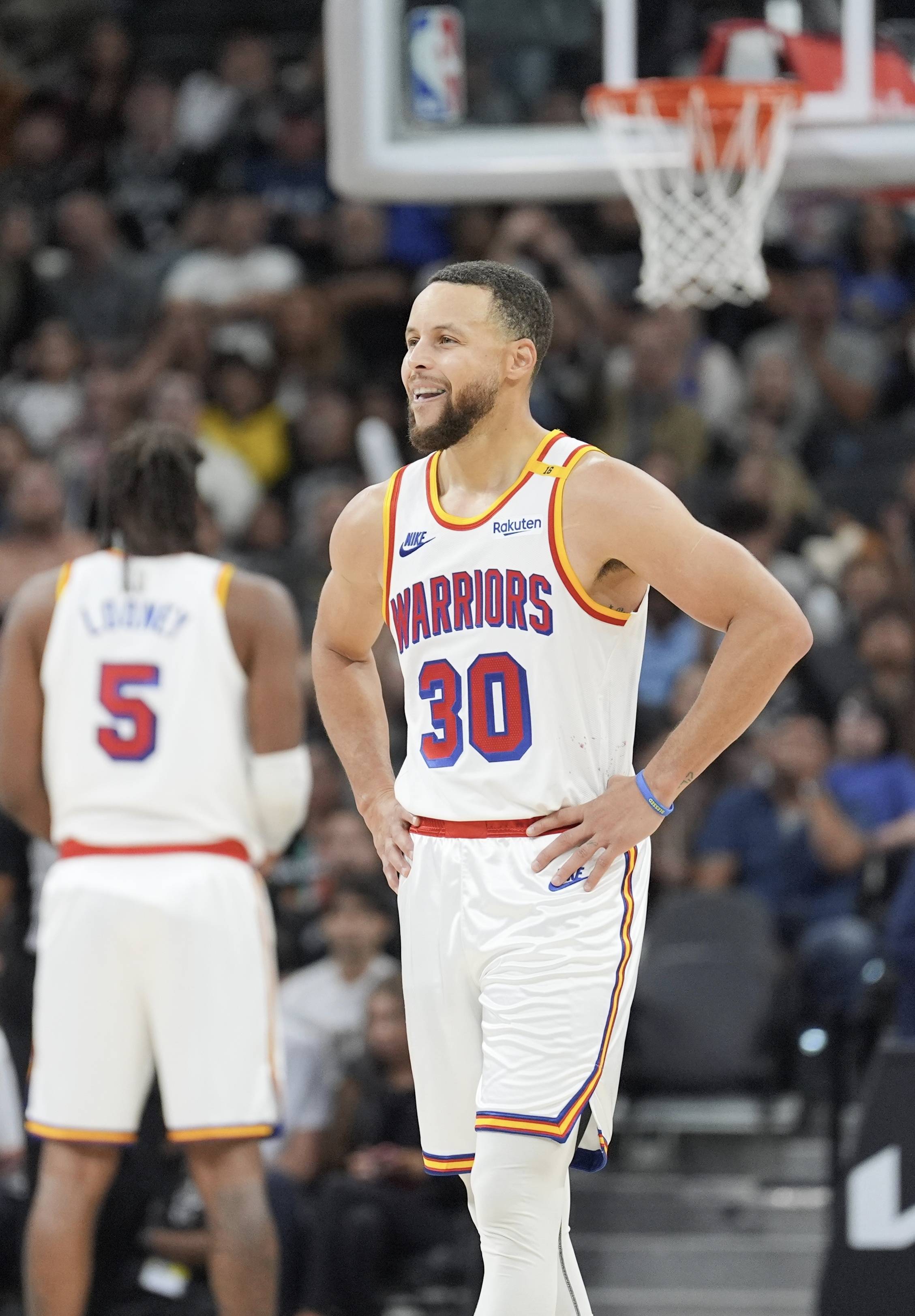 意甲保级生死冲！萨索洛主场剿杀19名紫百合，贝拉尔迪复出即王炸（意甲保级决战！萨索洛主场迎击紫百合19人，贝拉尔迪复出即发威）