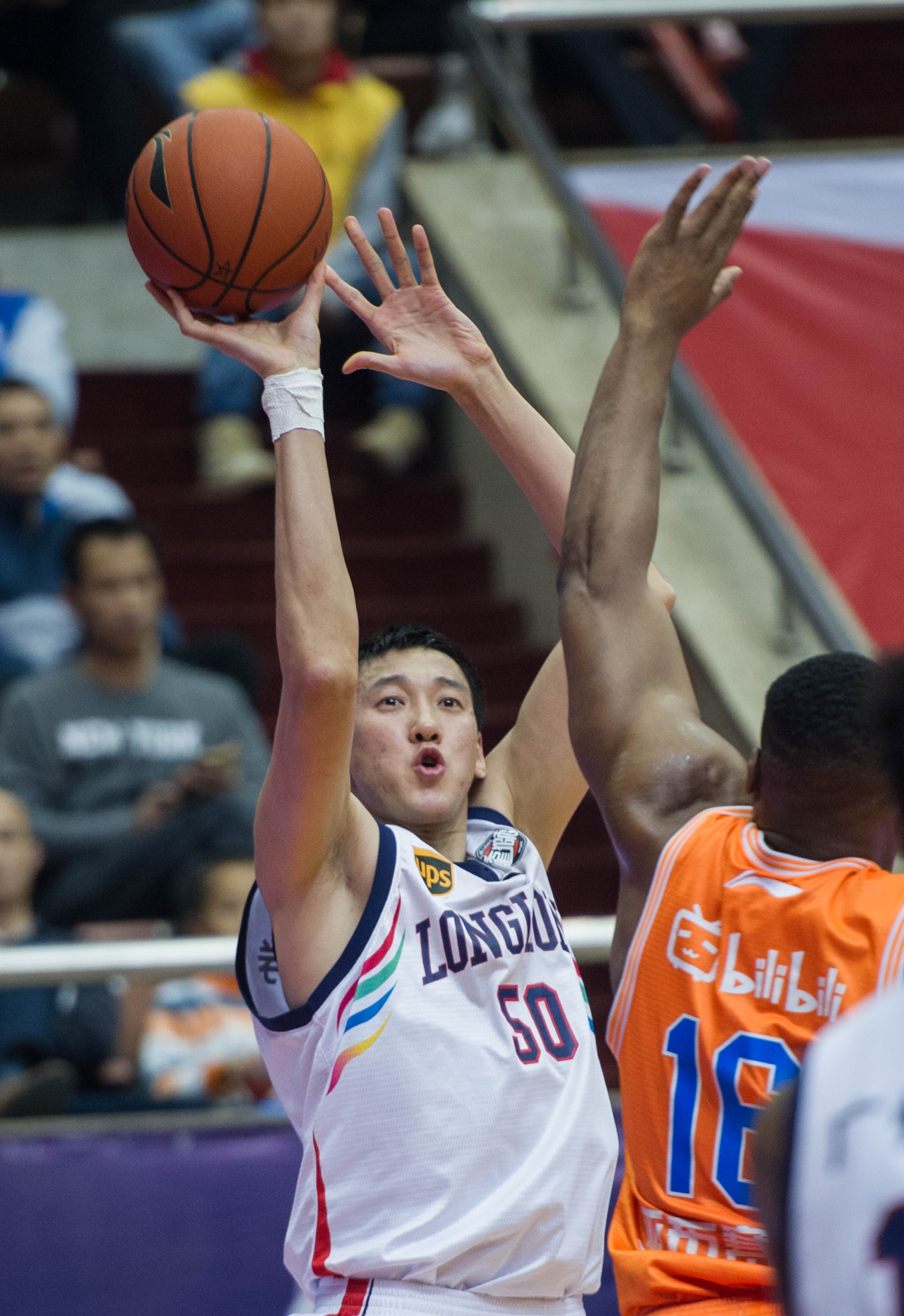 NBA精彩回放：勇士绝杀太阳,（勇士压哨绝杀太阳：NBA高能集锦）