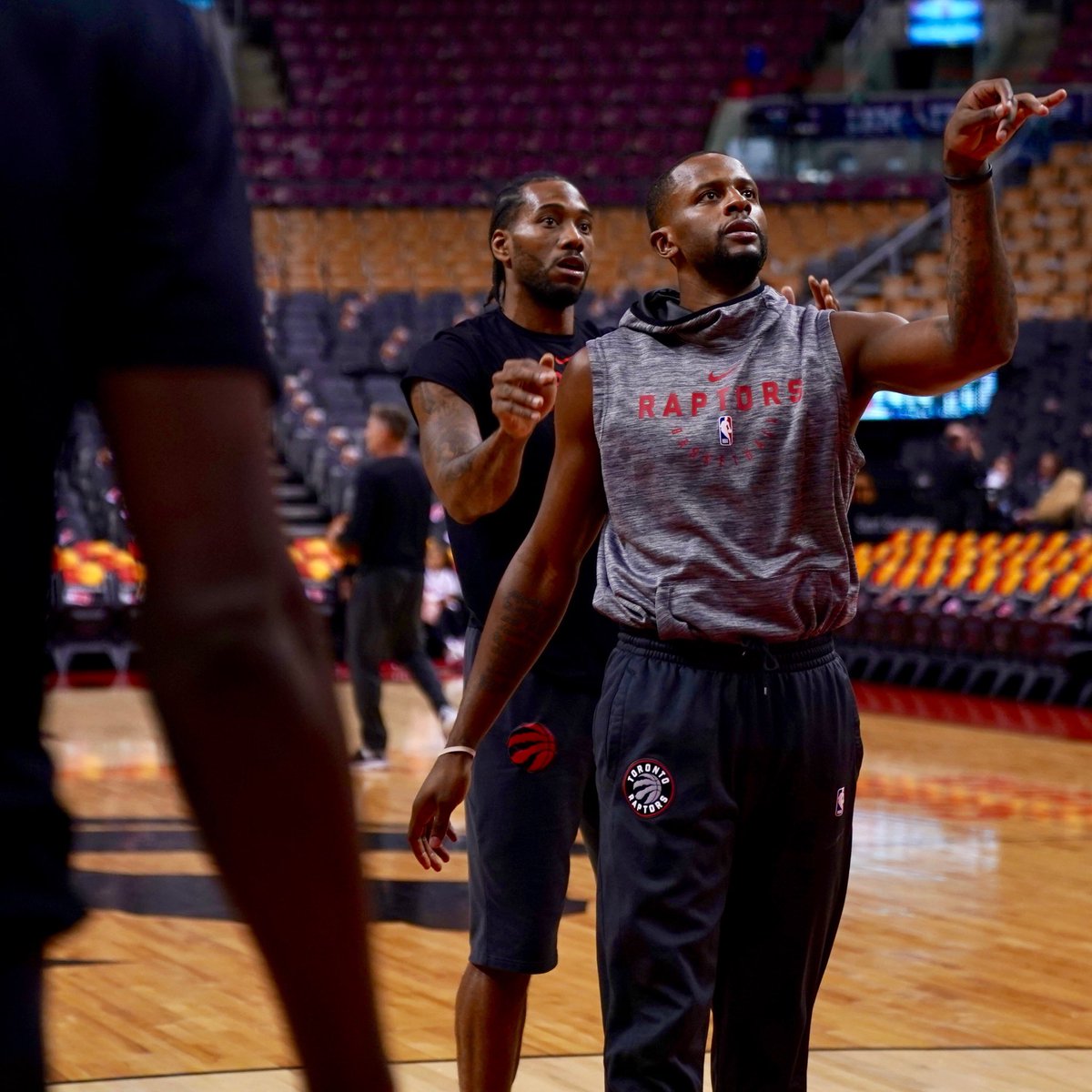 天空体育：伊萨克抵达纽卡训练基地，纽卡其他球员今日放假（天空体育：伊萨克现身纽卡训练中心，其他球员今日休假）