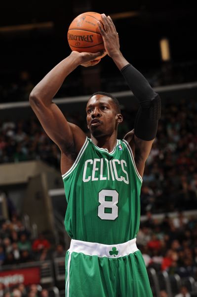 云南玉昆中场张宇峰：祝愿老东家长春亚泰早日重返中超（云南玉昆中场张宇峰：期盼老东家长春亚泰早日回归中超）