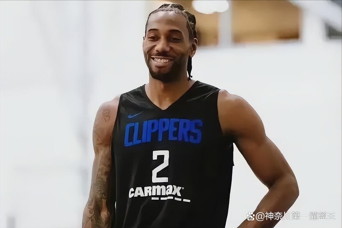 粤港澳逾300名青少年空手道选手同台竞技（粤港澳三地300多名青少年空手道选手同场角逐）