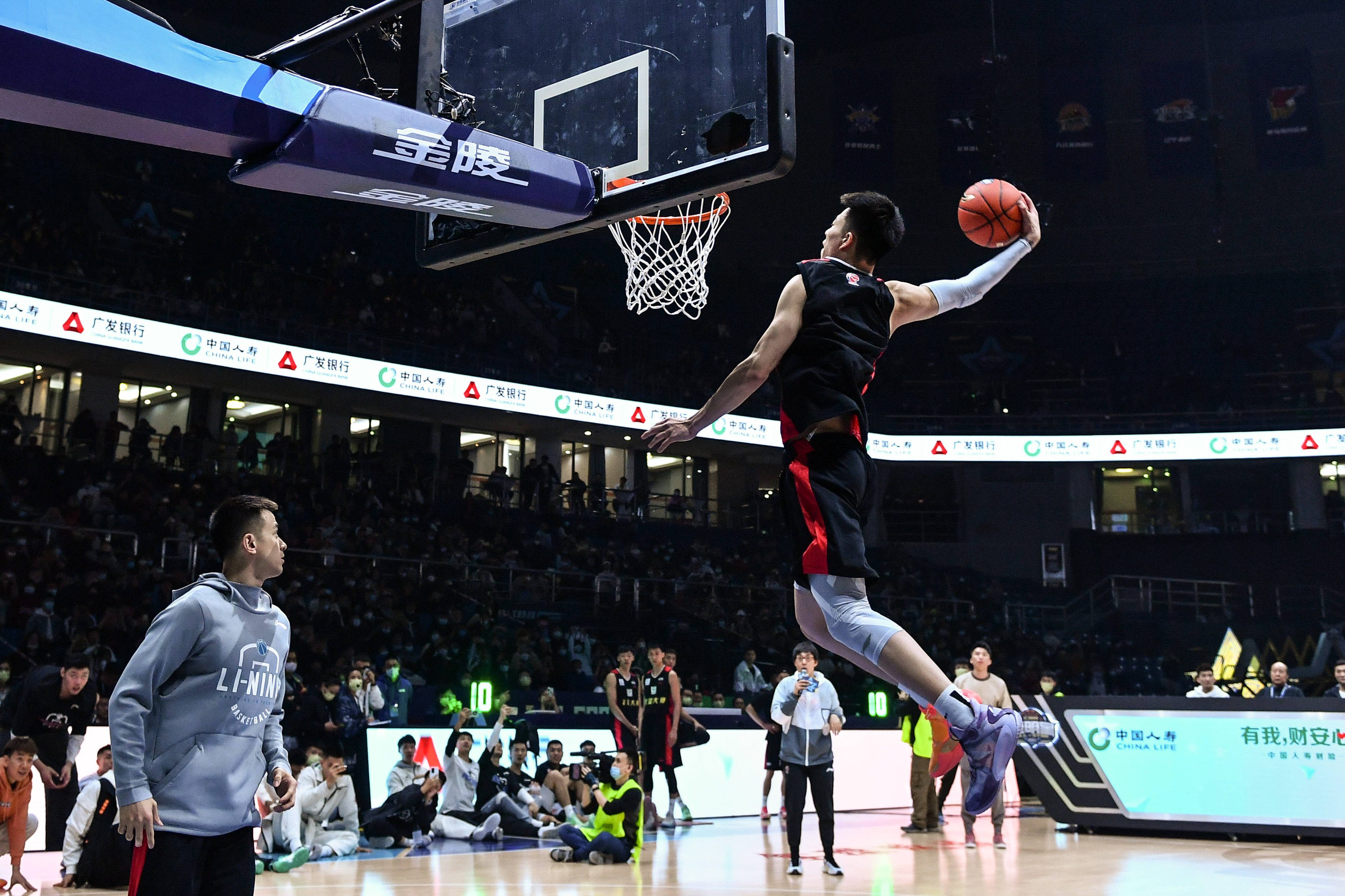 斯基拉：热那亚将与德罗西会面，后者已是维埃拉的潜在接任者（斯基拉：热那亚拟与德罗西会面，视其为维埃拉的潜在接班人）